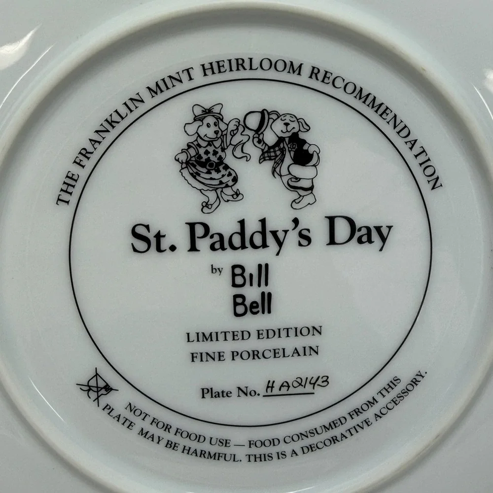 St Patricks Day Dogs Collector Plate 8 Inch Gold Rim Irish Shamrock Whimsical‎